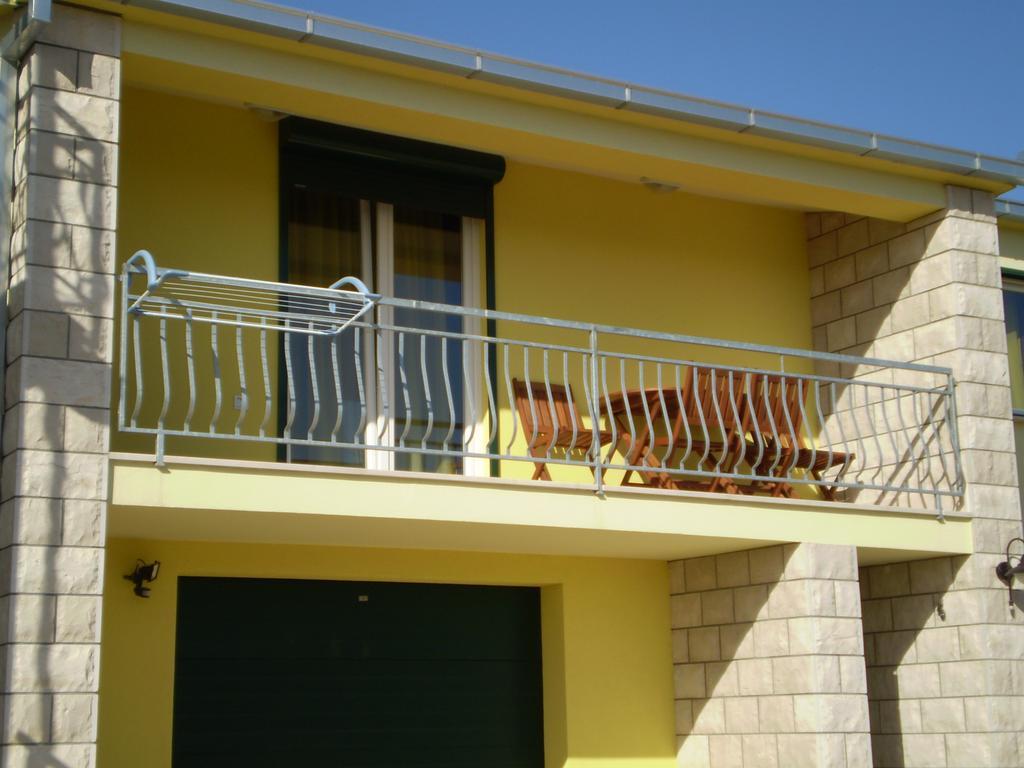 Apartments Duricic Loviste Exterior photo