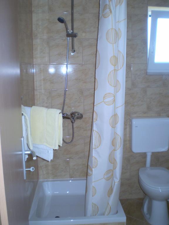 Apartments Duricic Loviste Exterior photo