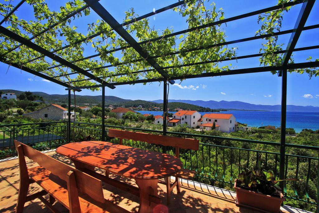 Apartments Duricic Loviste Exterior photo