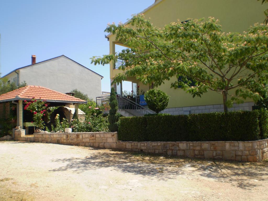 Apartments Duricic Loviste Exterior photo