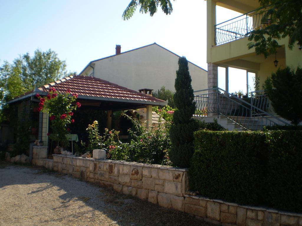 Apartments Duricic Loviste Exterior photo